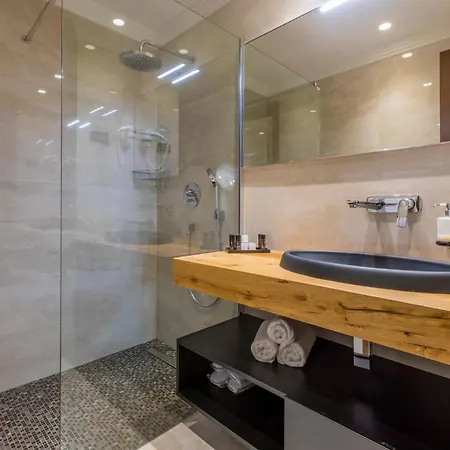 Front Fran Цриквеница